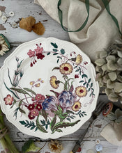 Load image into Gallery viewer, Wedgewood Etruria Ranunculus Plate