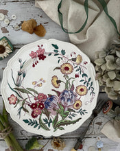 Load image into Gallery viewer, Wedgewood Etruria Ranunculus Plate