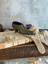 Load image into Gallery viewer, Victorian Style Pin Cushion Shoes