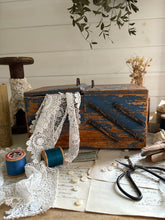 Load image into Gallery viewer, Wooden Cantilever Vintage Sewing Box