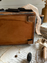 Load image into Gallery viewer, Wooden Cantilever Vintage Sewing Box