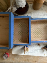 Load image into Gallery viewer, Wooden Cantilever Vintage Sewing Box