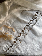 Load image into Gallery viewer, Large Vintage Lace Tablecloth