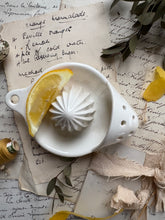Load image into Gallery viewer, Vintage Lemon Juicer