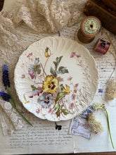 Load image into Gallery viewer, Antique Floral Plate