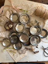 Load image into Gallery viewer, 8 Vintage Metal Moulds