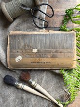Load image into Gallery viewer, Vintage Paperite Wallpaper Brush