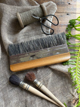 Load image into Gallery viewer, Vintage Paperite Wallpaper Brush
