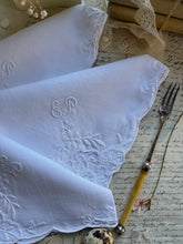 Load image into Gallery viewer, Set of 6 Vintage White Linen Napkins