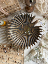 Load image into Gallery viewer, Gold Metal Palm Dish