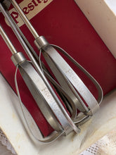 Load image into Gallery viewer, Vintage Boxed Prestige Hand Whisk