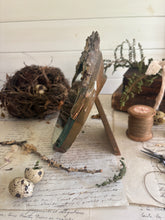 Load image into Gallery viewer, Vintage Round Barbola Mirror