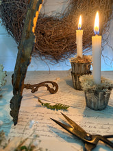 Load image into Gallery viewer, Antique Solid Cast Brass Photo Frame