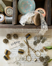 Load image into Gallery viewer, Vintage Sewing Bits &amp; Bobs
