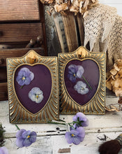 Load image into Gallery viewer, pair brass heart frames
