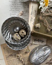 Load image into Gallery viewer, Vintage Metal Assorted Moulds

