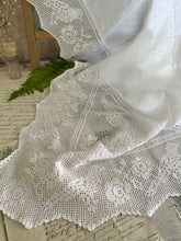 Load image into Gallery viewer, Vintage Lace  Linen Tablecloth
