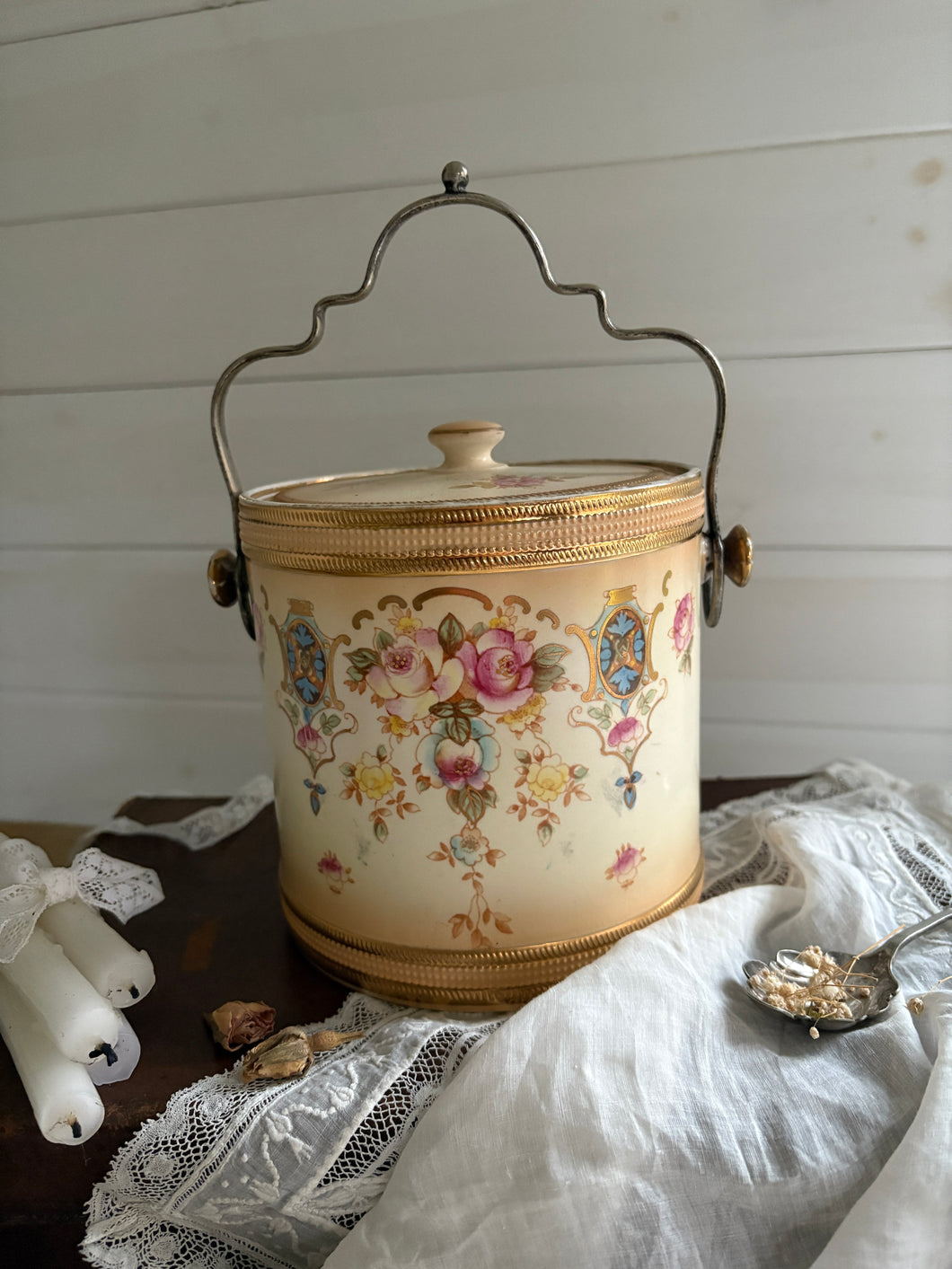 Crown Devon Biscuit Barrel