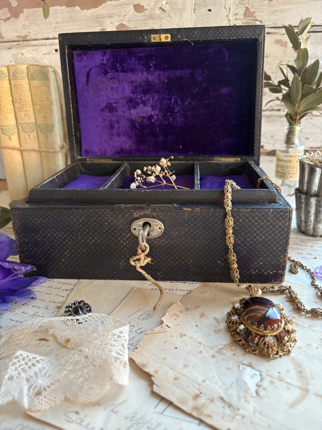 Vintage Leather Jewellery Box