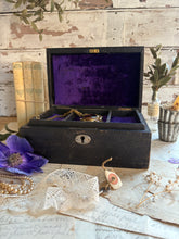 Load image into Gallery viewer, Vintage Leather Jewellery Box
