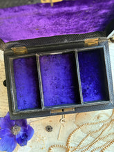 Load image into Gallery viewer, Vintage Leather Jewellery Box
