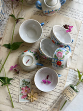 Load image into Gallery viewer, Vintage Children&#39;s Floral Tea Set
