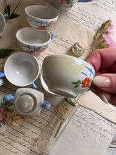 Load image into Gallery viewer, Vintage Children&#39;s Floral Tea Set
