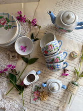 Load image into Gallery viewer, Vintage Children&#39;s Floral Tea Set

