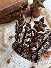 Load image into Gallery viewer, Decorative Metal Crown
