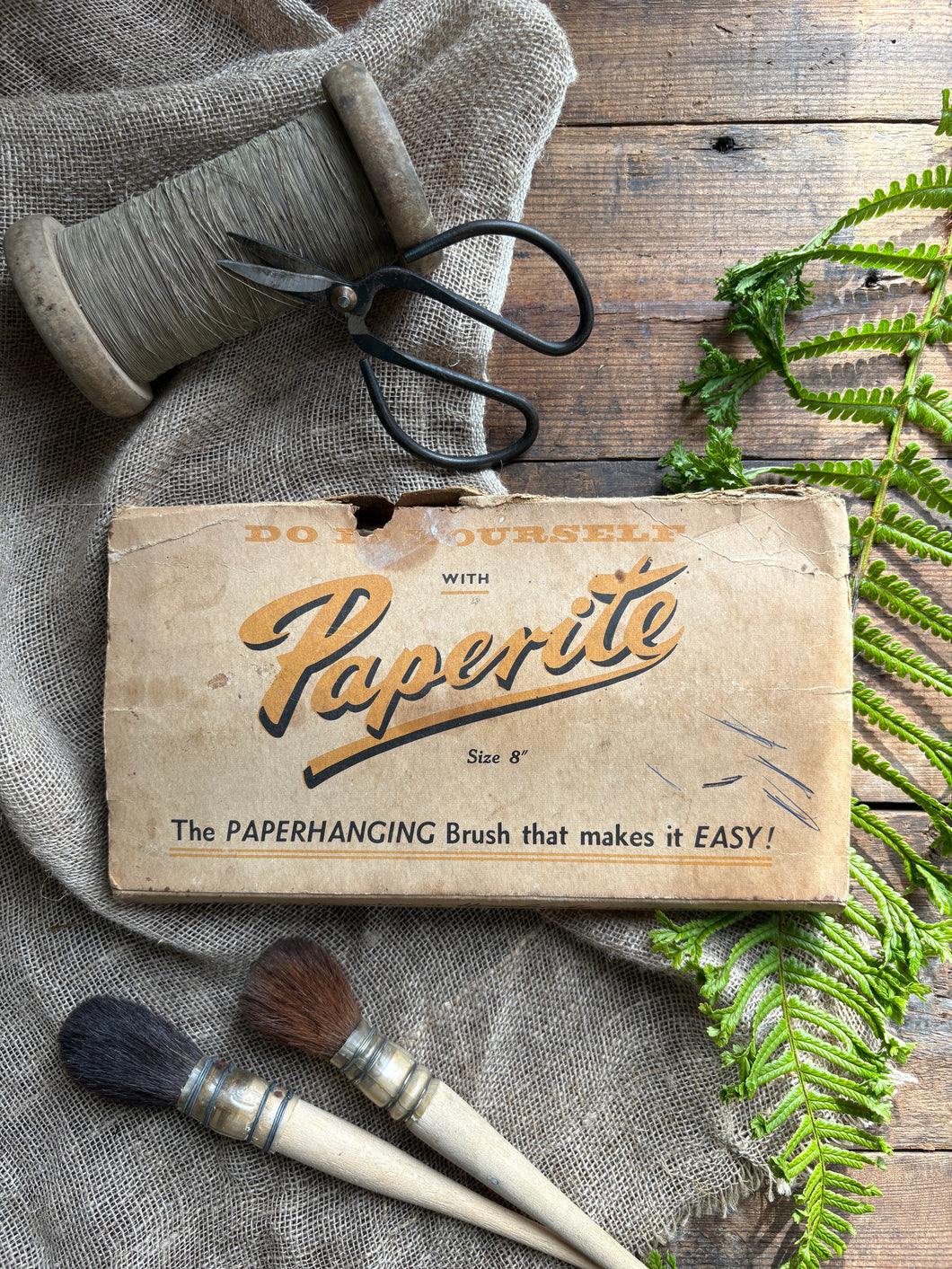 Vintage Paperite Wallpaper Brush