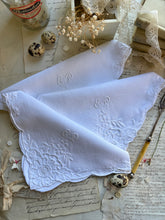 Load image into Gallery viewer, Set of 6 Vintage White Linen Napkins
