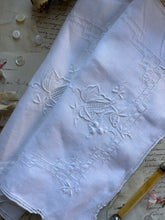 Load image into Gallery viewer, Set of 8 Vintage Linen-Cotton Napkins
