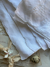 Load image into Gallery viewer, Set of 8 Vintage Linen-Cotton Napkins
