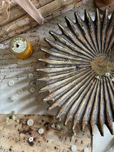 Load image into Gallery viewer, Gold Metal Palm Dish
