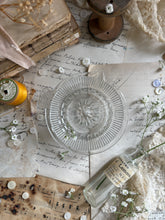 Load image into Gallery viewer, Vintage Clear Glass Lemon Juicer
