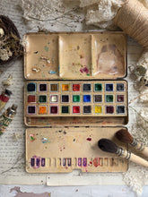 Load image into Gallery viewer, Vintage Winsor &amp; Newton Metal Watercolour Paint Tin
