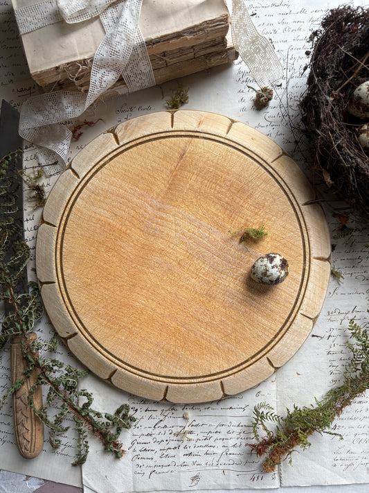 Round Vintage Bread Board – Rustic “BREAD” & Sunflower Designs