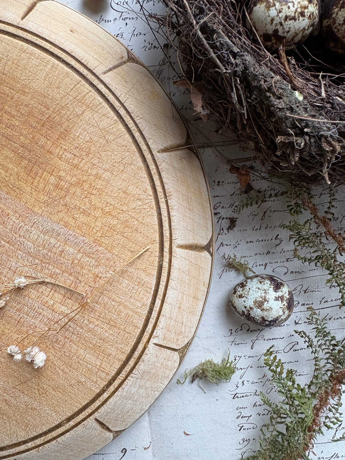 Round Vintage Bread Board – Rustic “BREAD” & Sunflower Designs