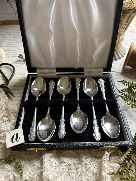 Vintage Decorative Teaspoon Set – Boxed Set of Six