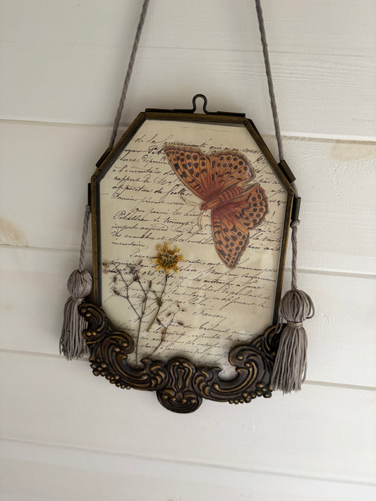 Vintage Style Glass Wall Hanging Decorative Frame with Tassels