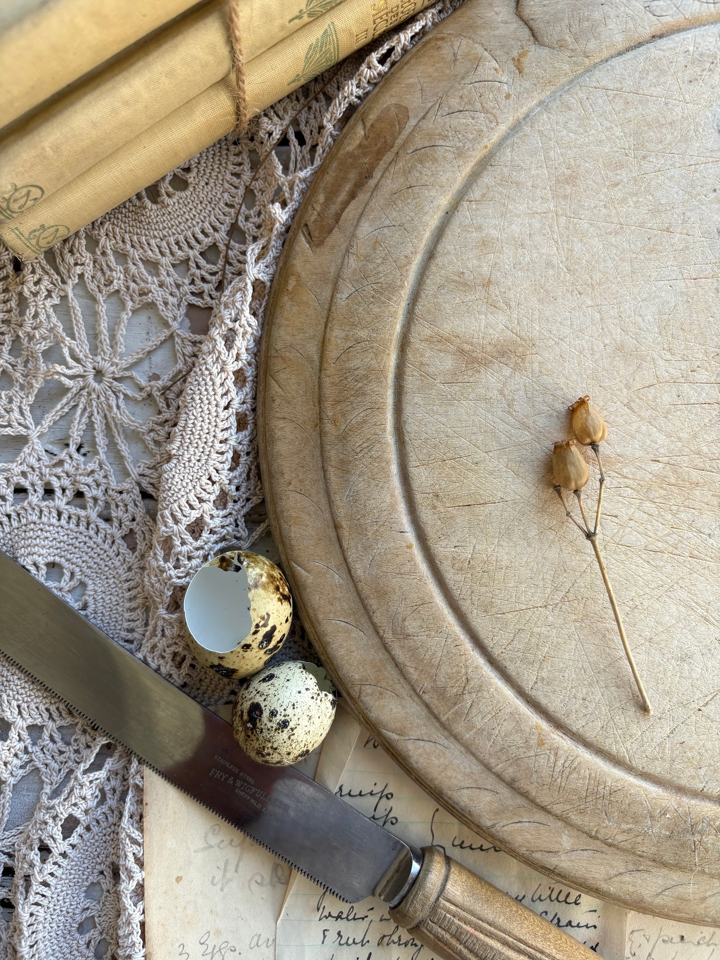 Round Vintage Bread Board – Rustic “BREAD” & Sunflower Designs