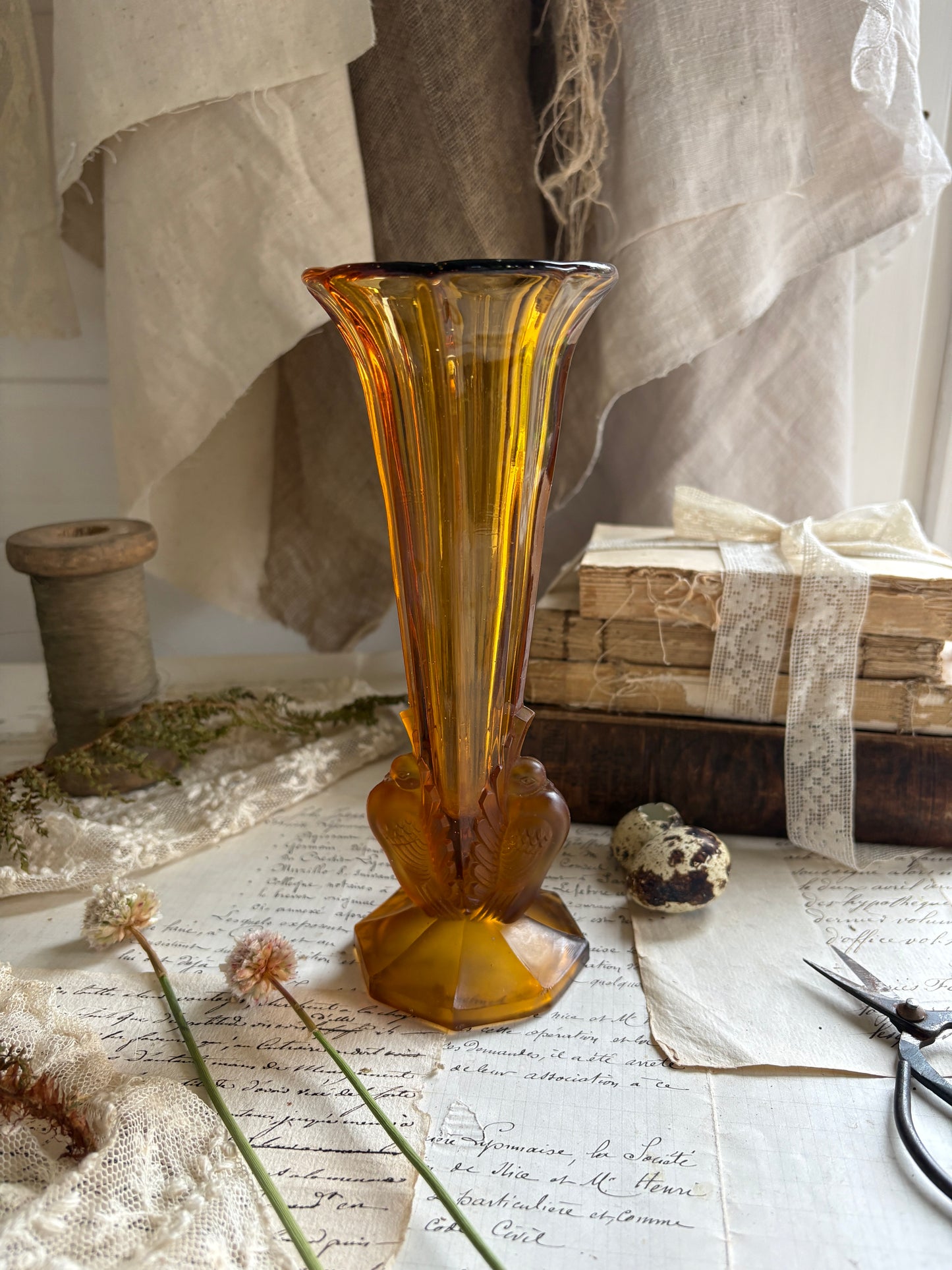 Vintage Czech Amber Glass Pigeons / Tauben Vase