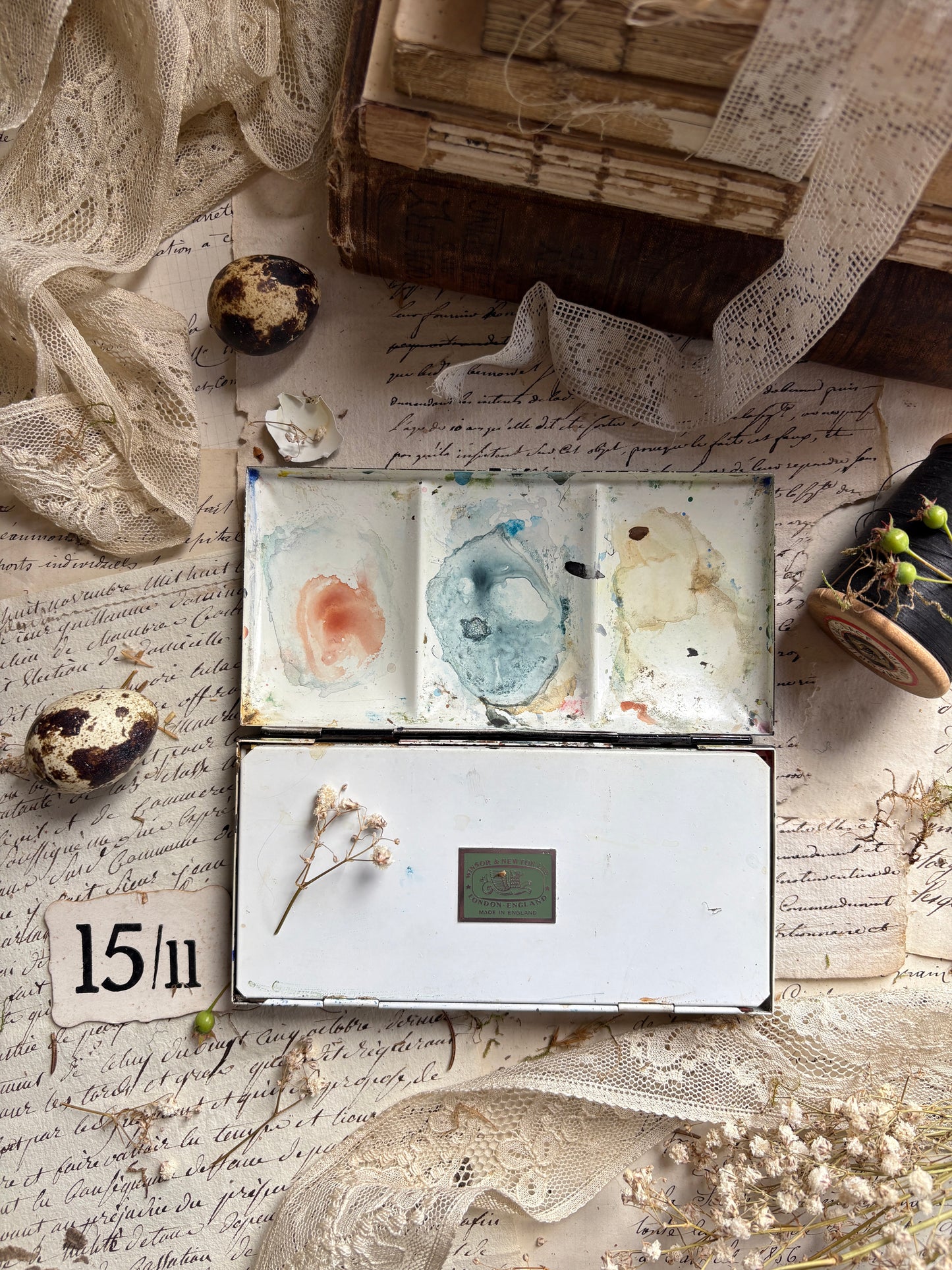 Vintage Winsor & Newton Portable Watercolour Paint Tin