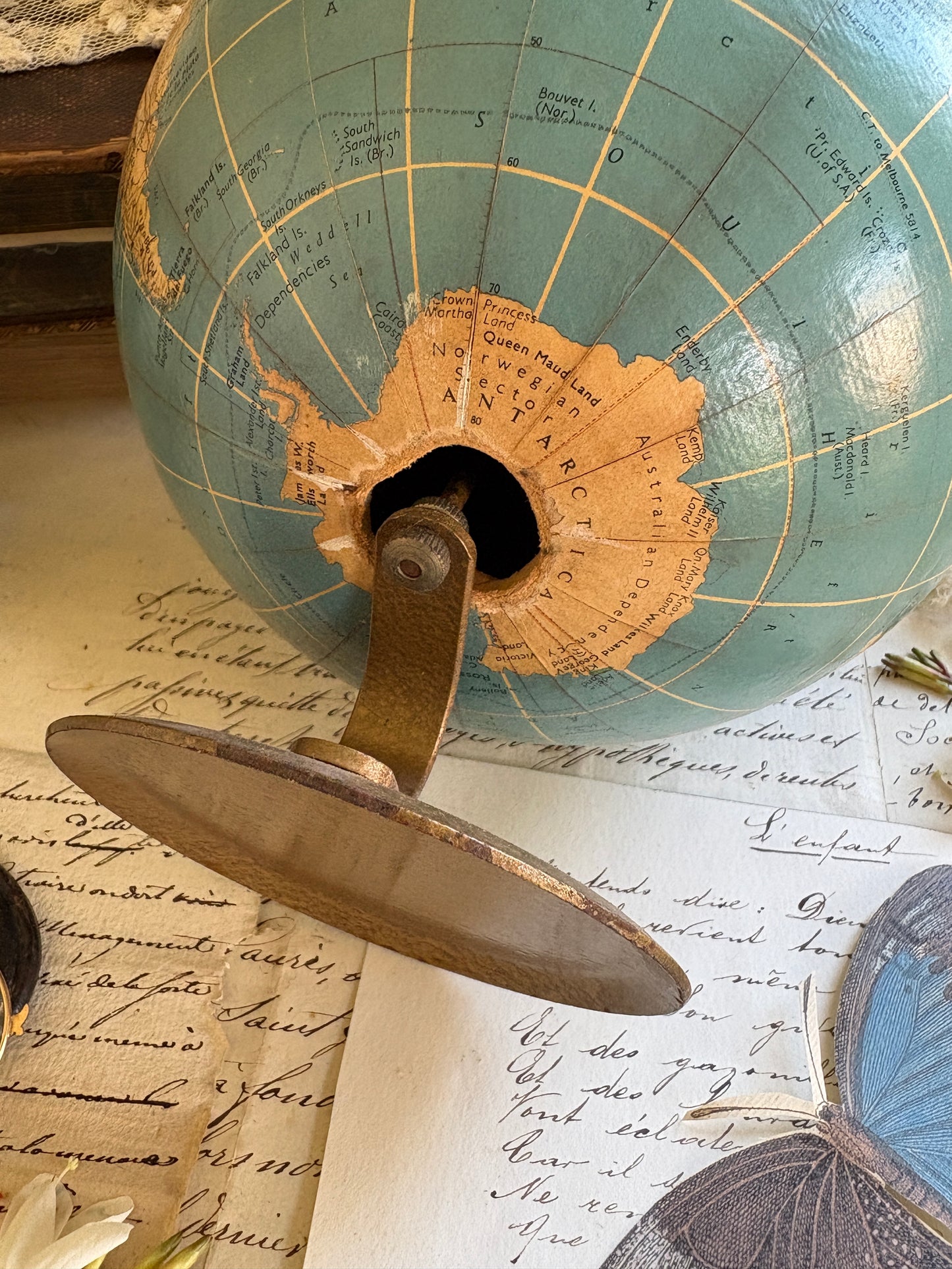Vintage 1950s Philips London Library Globe