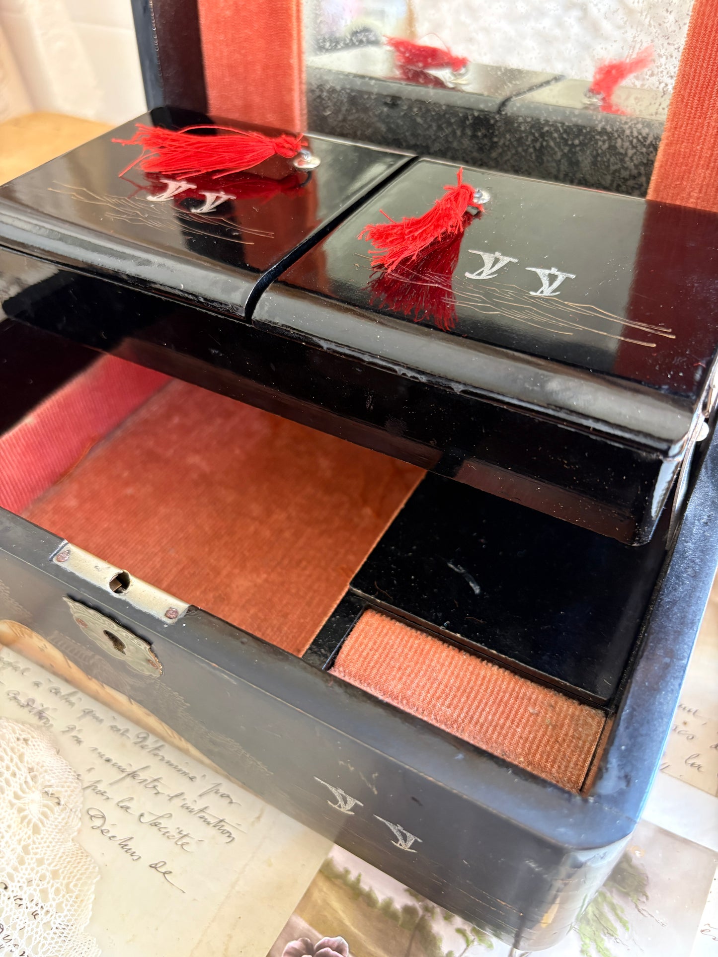 Vintage Japanese Lacquer Musical Jewellery Box