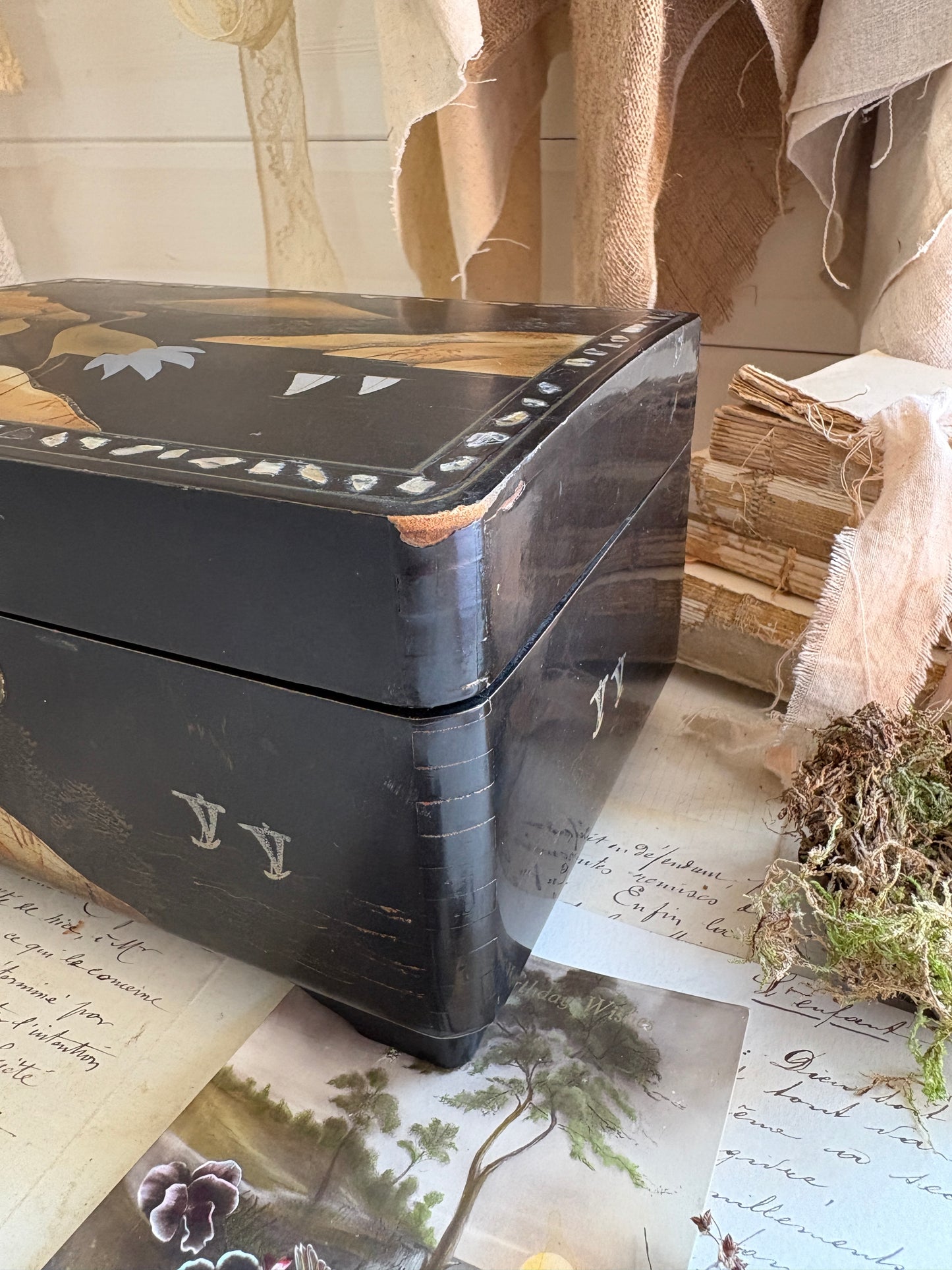 Vintage Japanese Lacquer Musical Jewellery Box