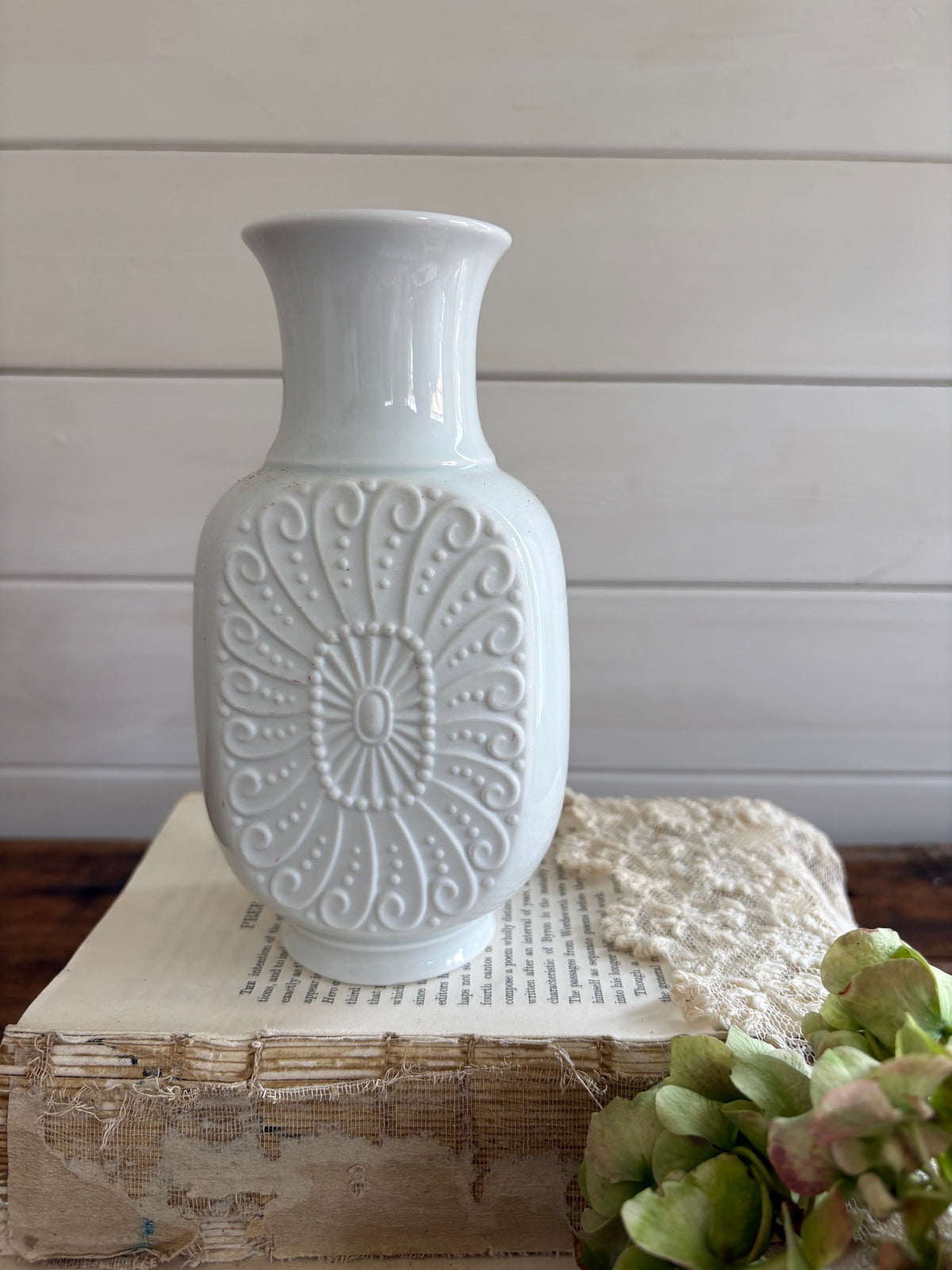 Vintage Royal Porzellan Bavaria KPM White Porcelain Vase