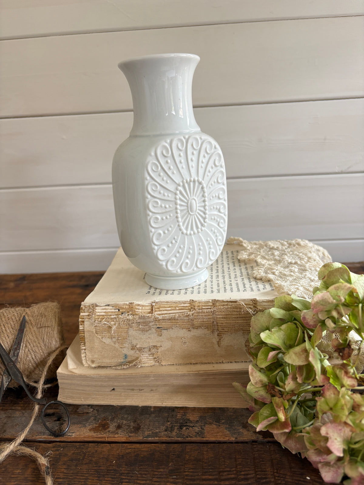 Vintage Royal Porzellan Bavaria KPM White Porcelain Vase