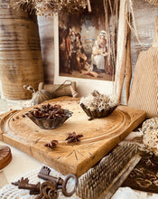 Load image into Gallery viewer, Vintage Rustic Chopping Board
